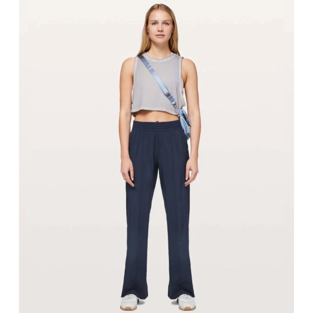 Lululemon Womens Wanderer Wide Leg Pant Size 4 Navy Athleisure Sporty